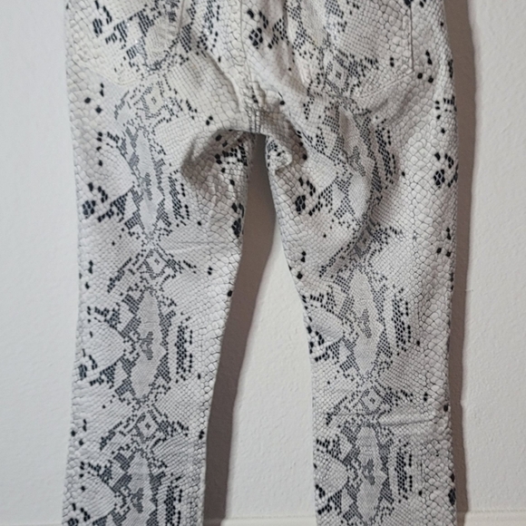 7 For All Man Kind Animal Print Skinny Jeans Petite Size 23 - Picture 3 of 9
